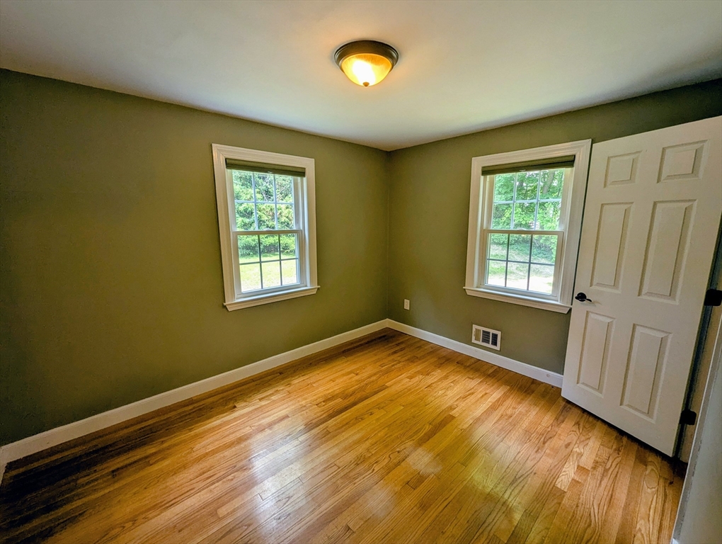 1 Conlyn Ave, Franklin