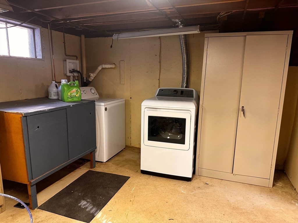 18 Spring Valley Rd, Burlington