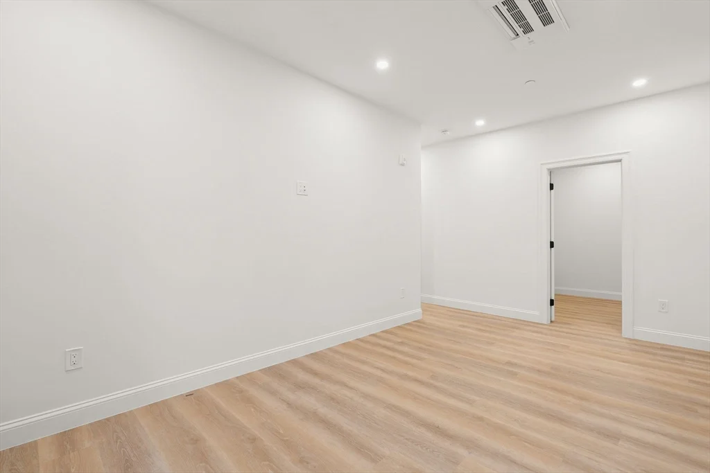 27 Shepard St, Brighton