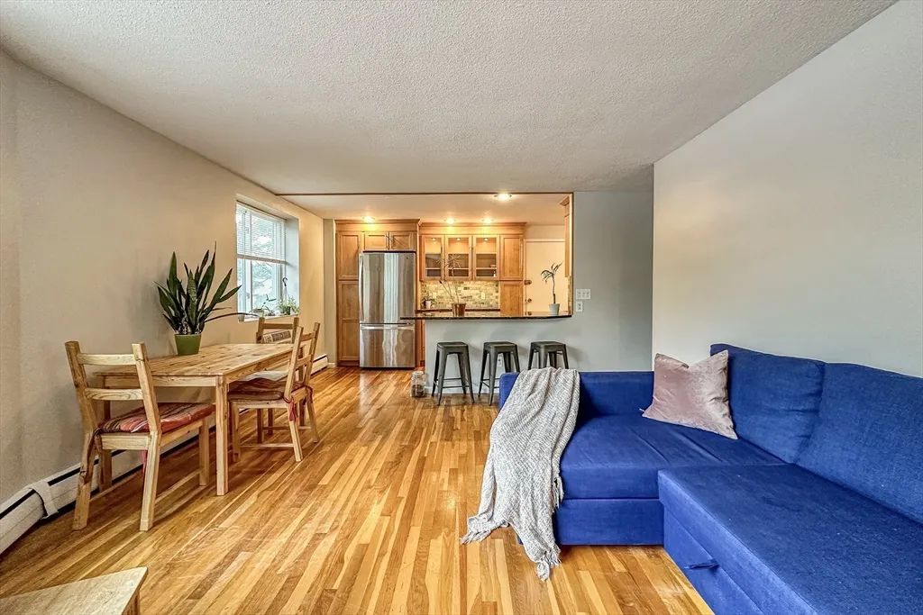 50 Green St, North Brookline