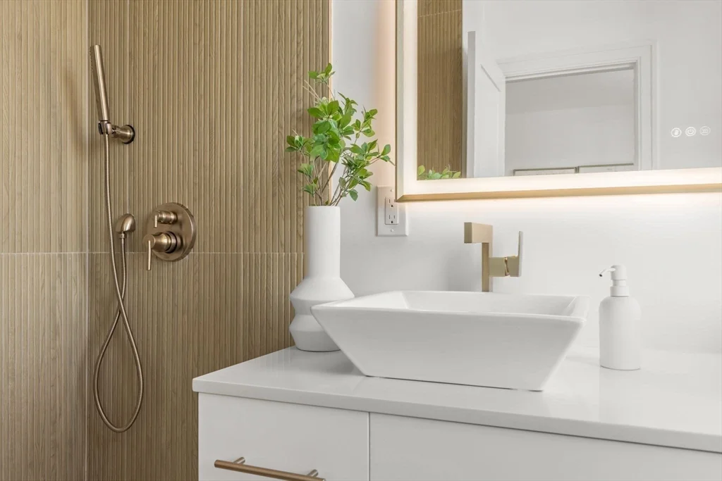 100 Bennington St, East Boston