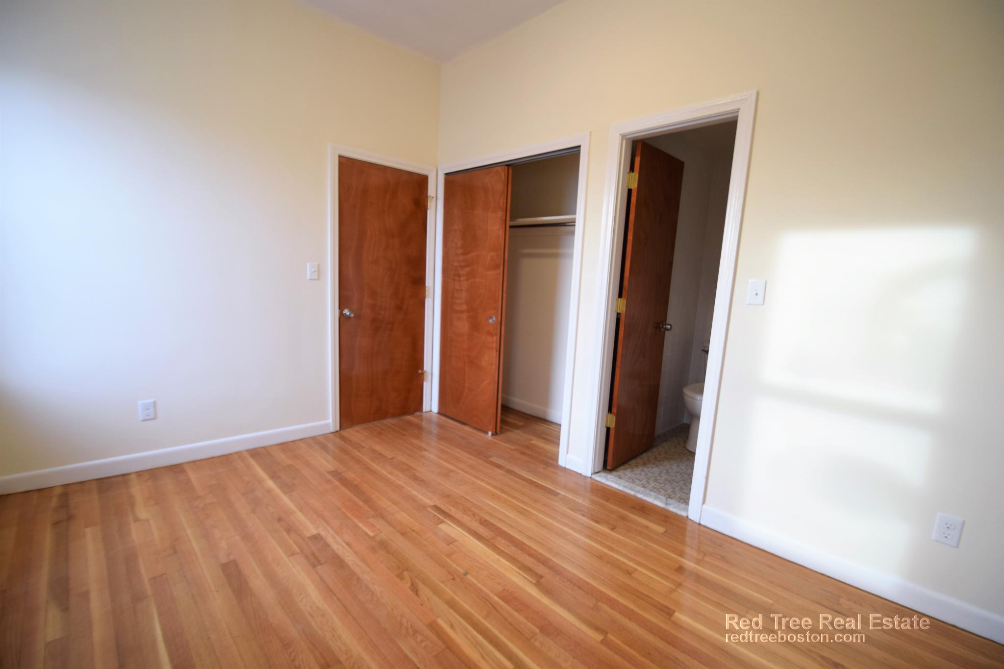 164 North Beacon St, Brighton