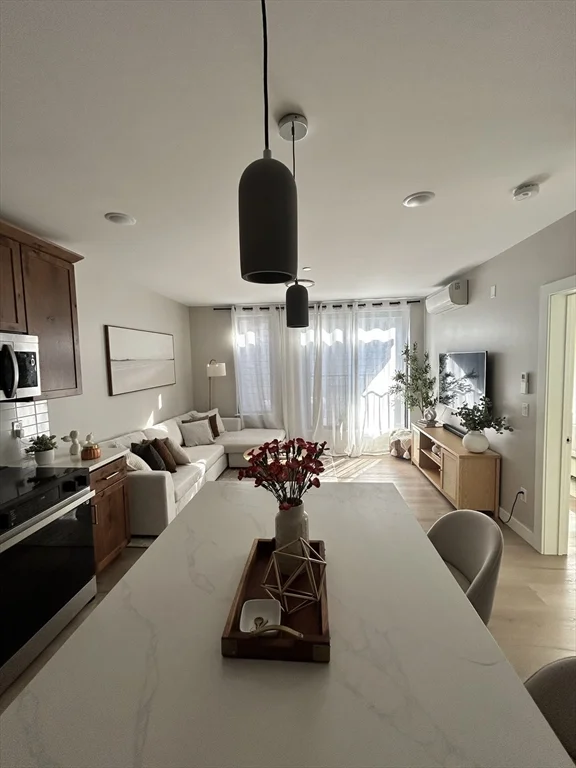 400 W Broadway, South Boston