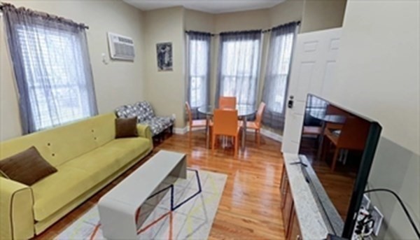 338 Western Ave, Riverside