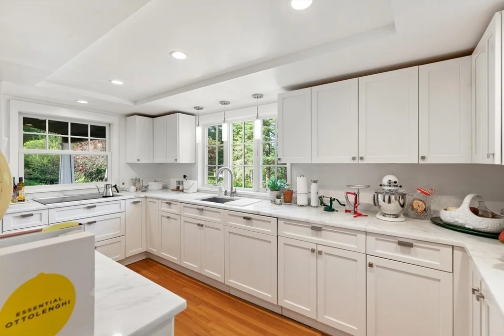 368 Main St, Lynnfield