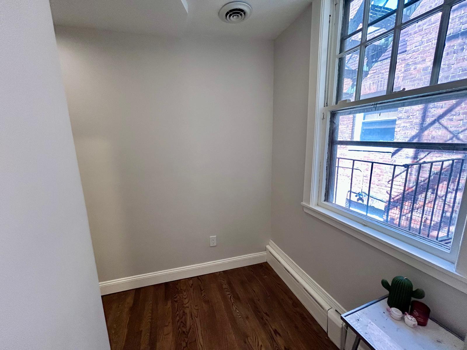 1712 Beacon St, Brookline