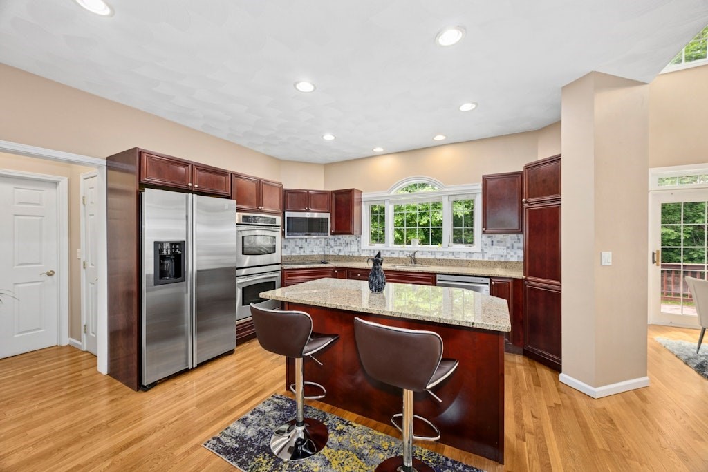 2 Arrowhead Ln, Westborough