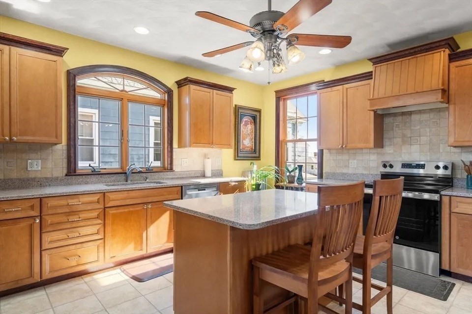 106 Grovers Ave, Winthrop