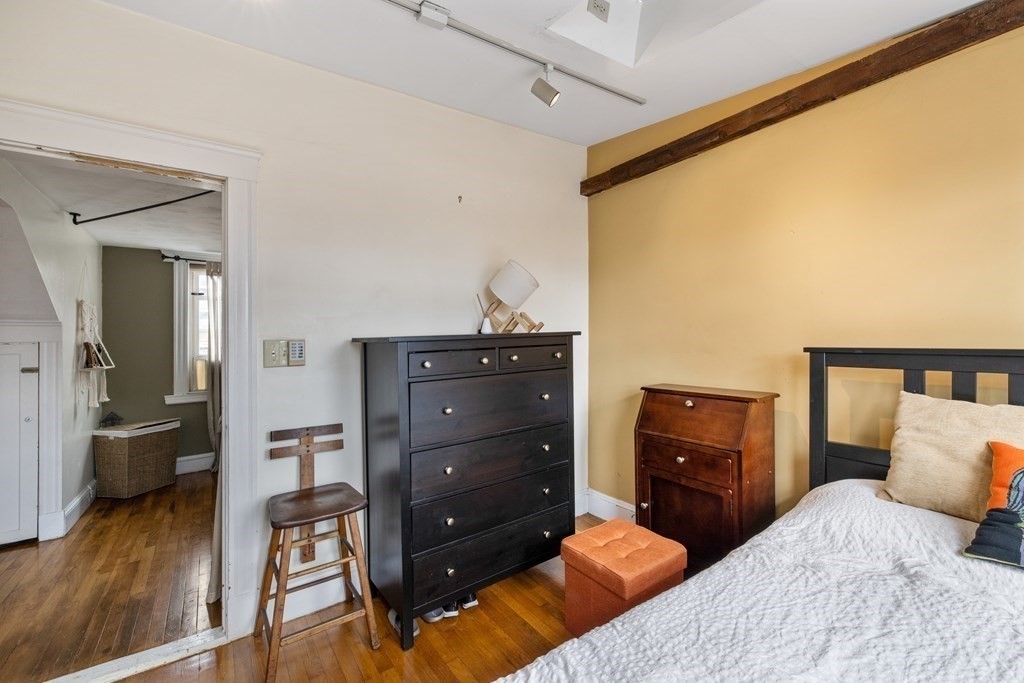 327 Sumner St, East Boston