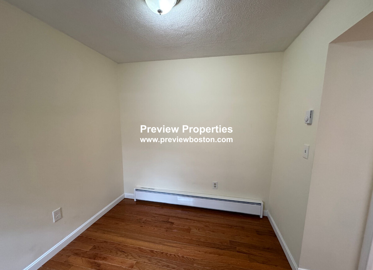 31 Chelsea St, East Boston