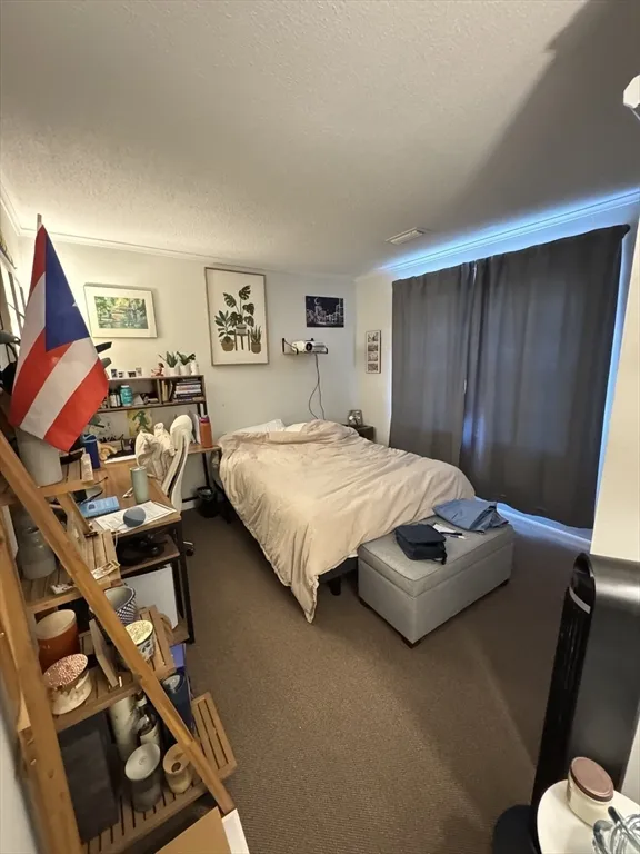 214 Lake Shore Rd, Oak Square