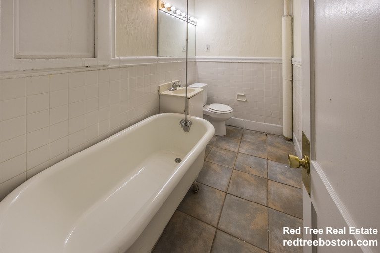 524 Cambridge St, Allston