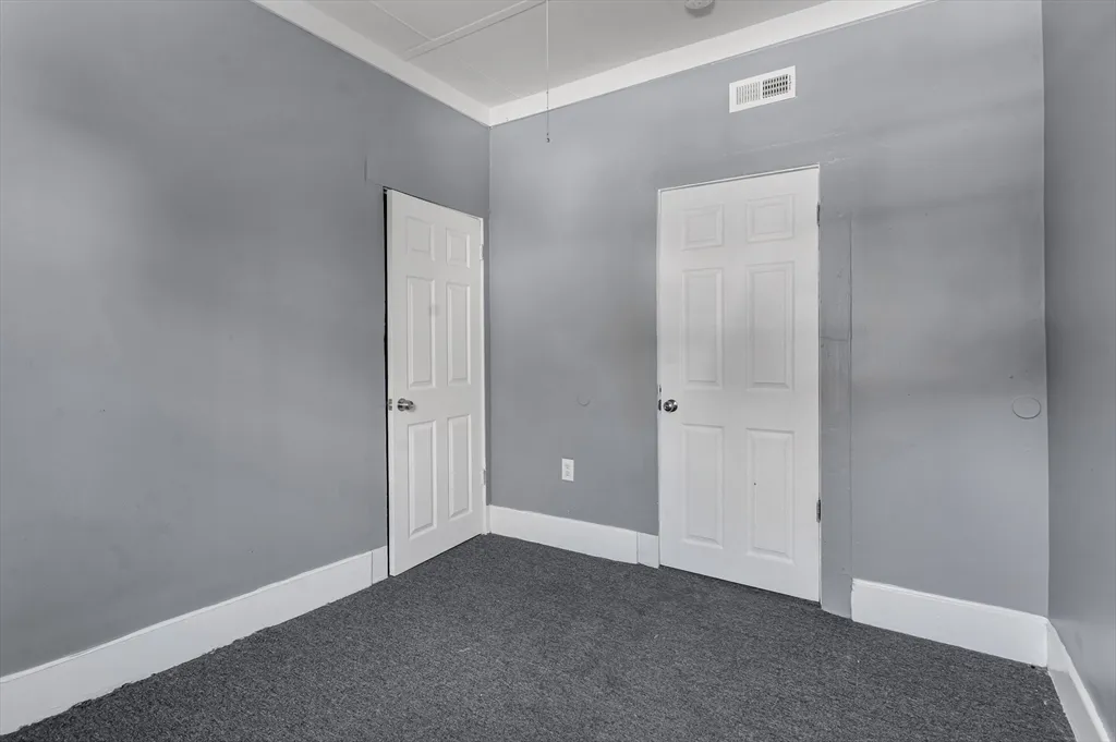 13-R Plain St, Taunton