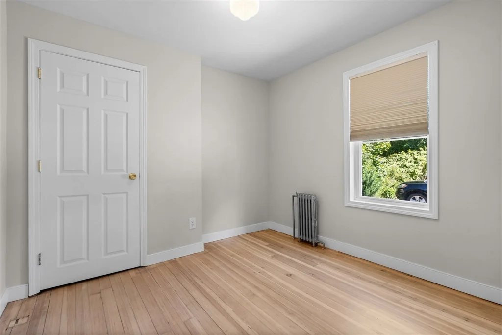 144 Waverly Rd, North Andover