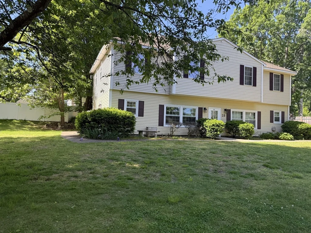 28 Crestview Dr, Westborough