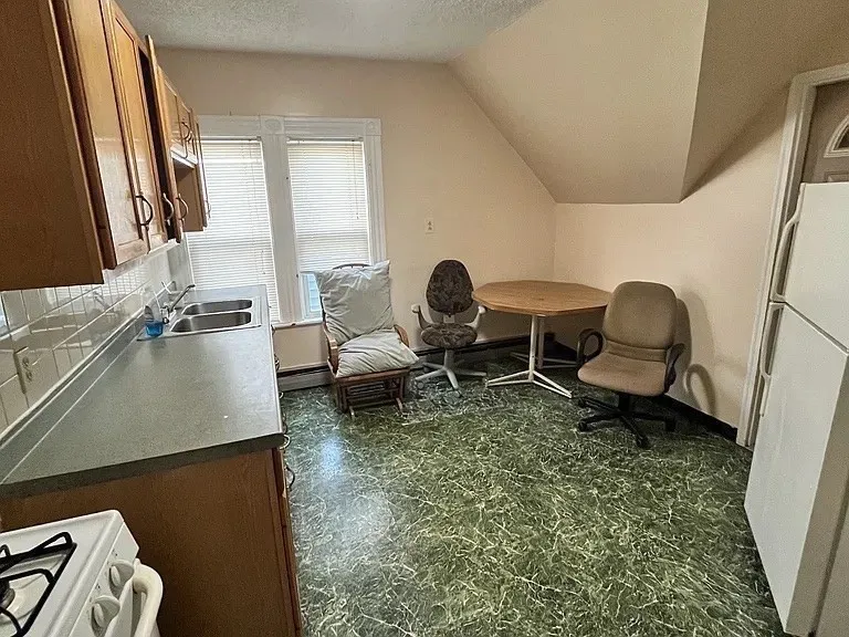 56 William St, South Medford