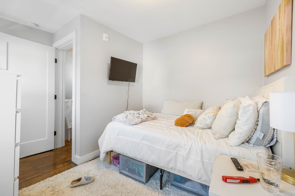 20 Grimes St, South Boston