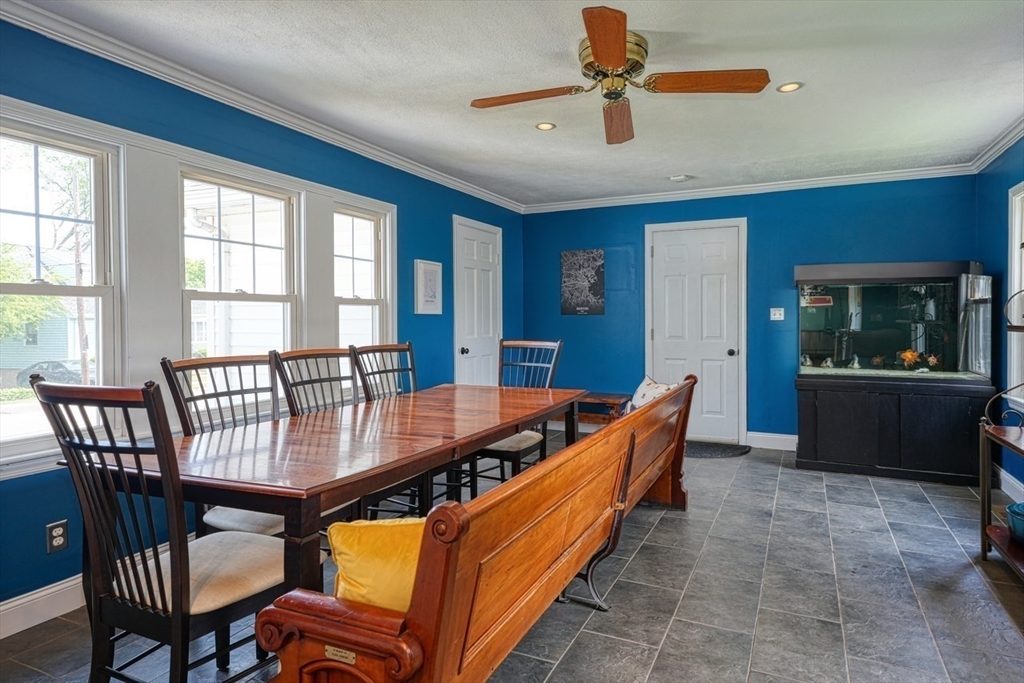 85 Roosevelt Rd, Medford