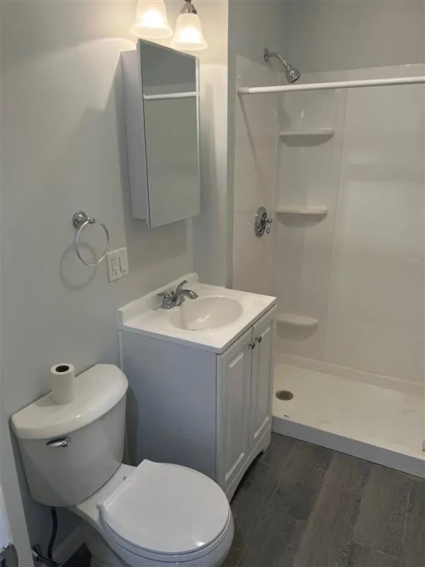 10 Cady Ave, Tufts