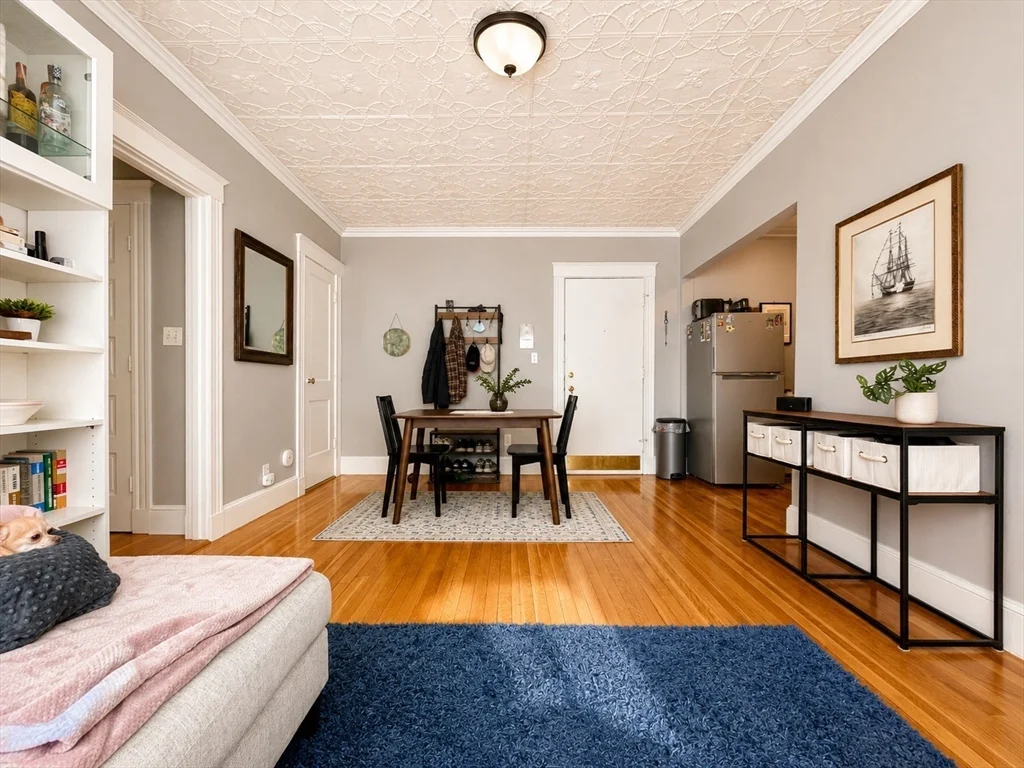 1607 Commonwealth Ave, Brighton