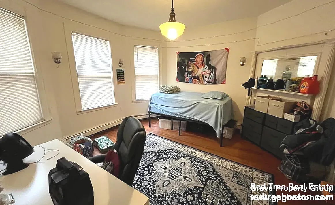 64 Fisher Ave, Mission Hill