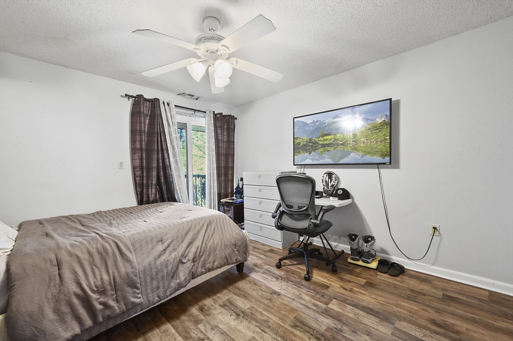 11 Ledgewood Way, Peabody