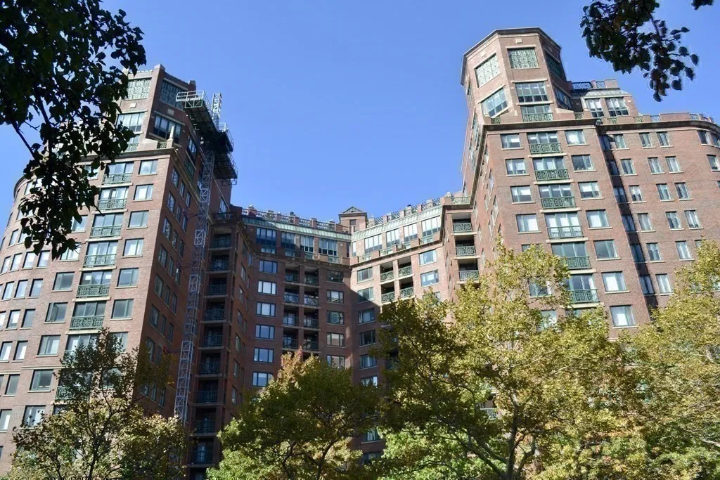 10 Rogers St, East Cambridge