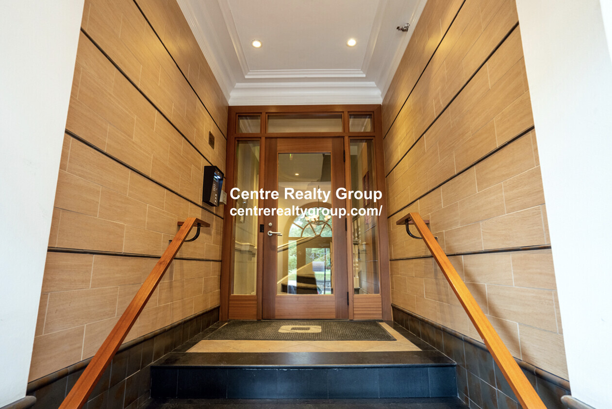 457 Centre St, Newton Corner