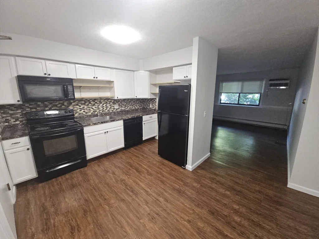 15 Davis Rd, Acton
