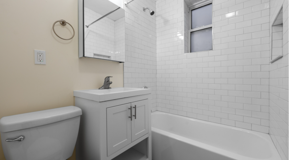 82 Sacramento St, Ward Two