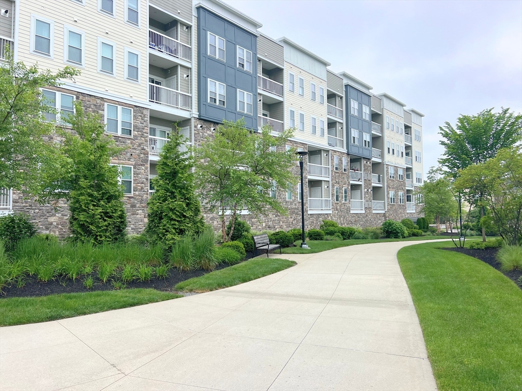 120 University Ave, Westwood