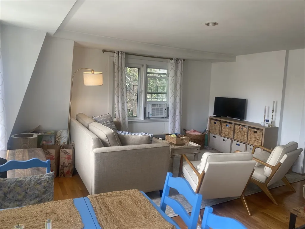 278 Harvard St, Mid-Cambridge