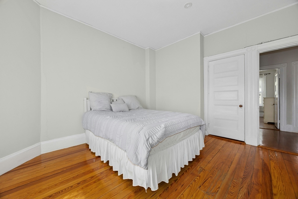 28 Stanton Rd, Brookline