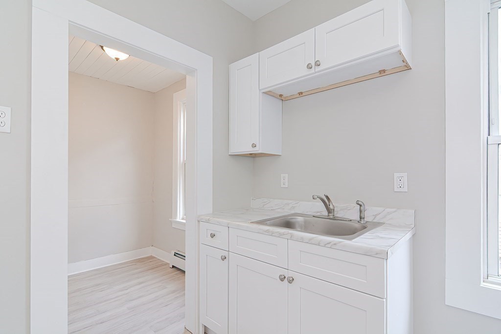 979 Dwight St, Holyoke