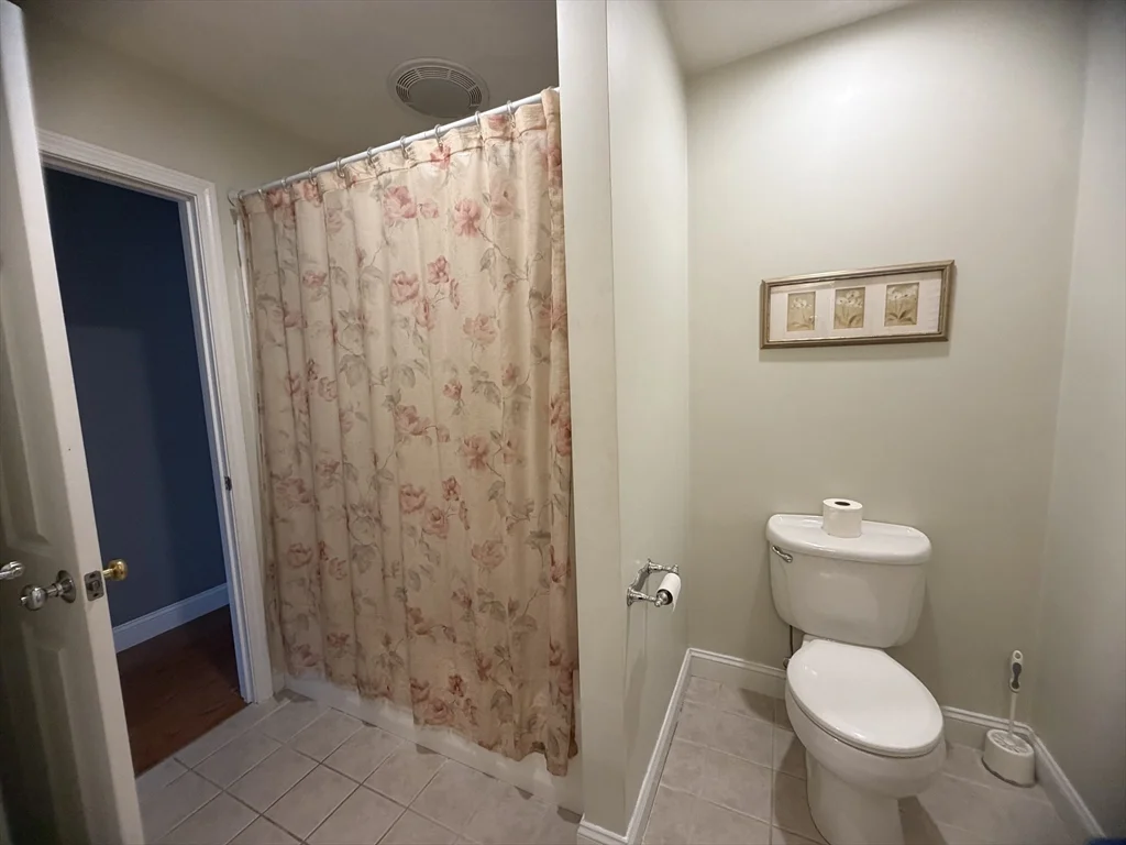 81 N Main St, North Bellingham
