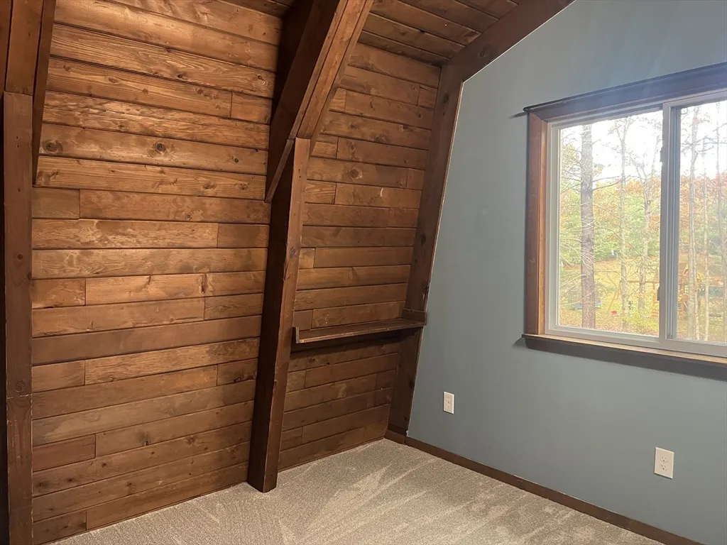 888 Salem St, Groveland