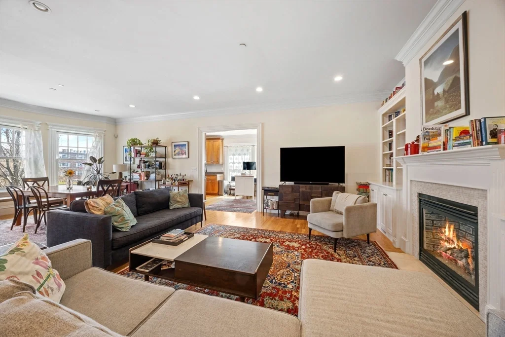 2 Benton Rd, Spring Hill