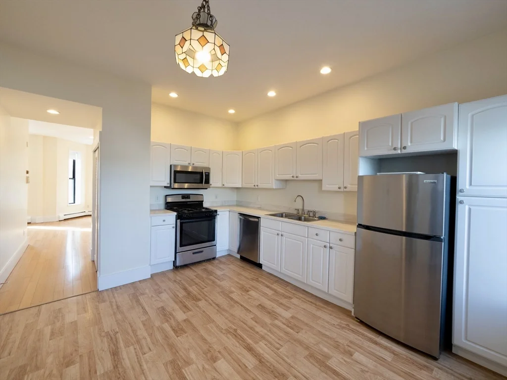 27 Fort Ave, Roxbury