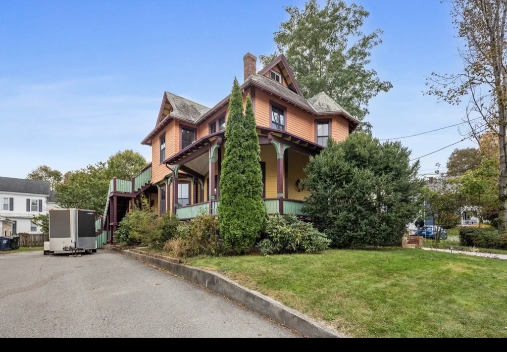 118 Elm, Marlborough