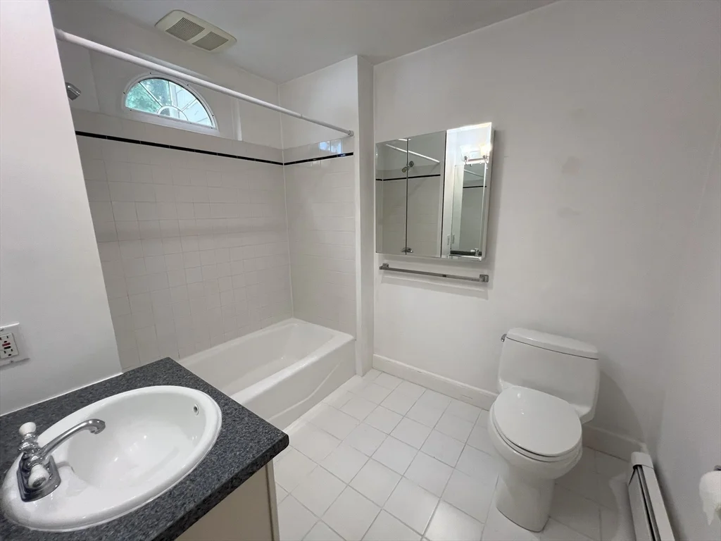 19 Maple St, Auburndale