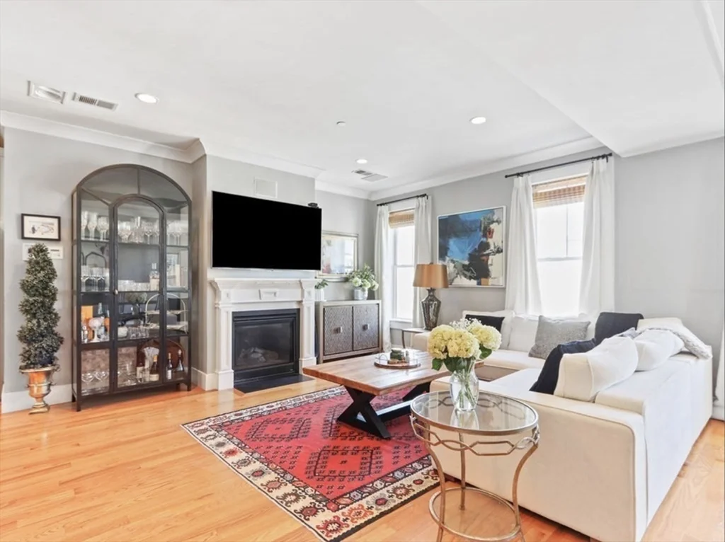 525 E 7th St, South Boston