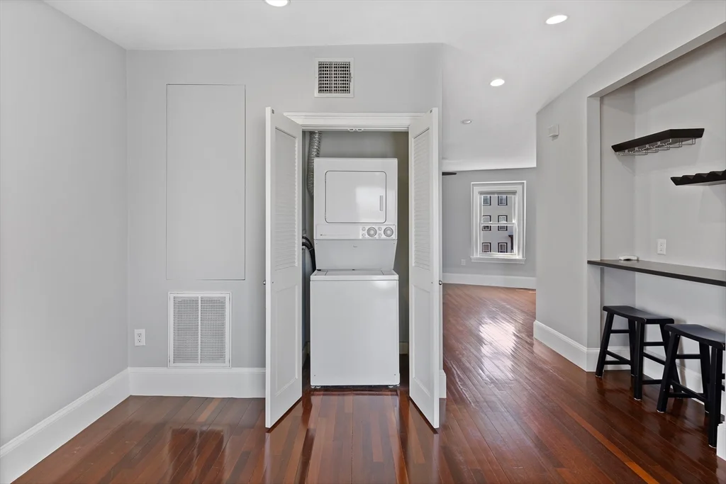 24 Emerson St, South Boston