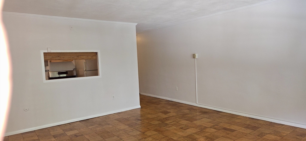 6 Whittier Pl, West End