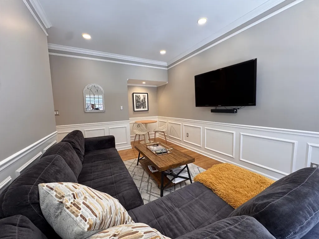 416 Marlborough St, Back Bay