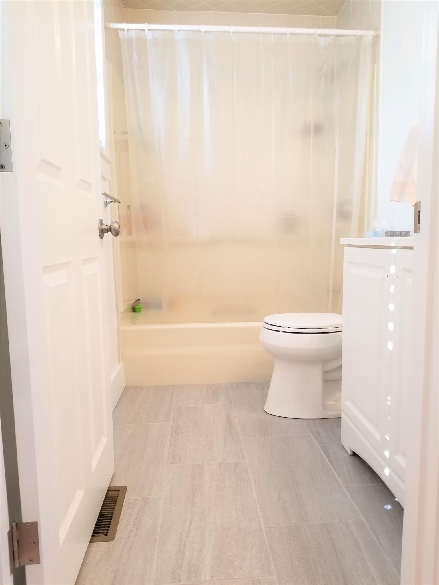 12 Conwell Ave, West Somerville