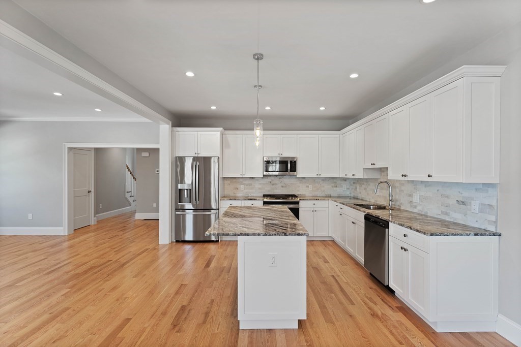 17 Monroe St, Norwood