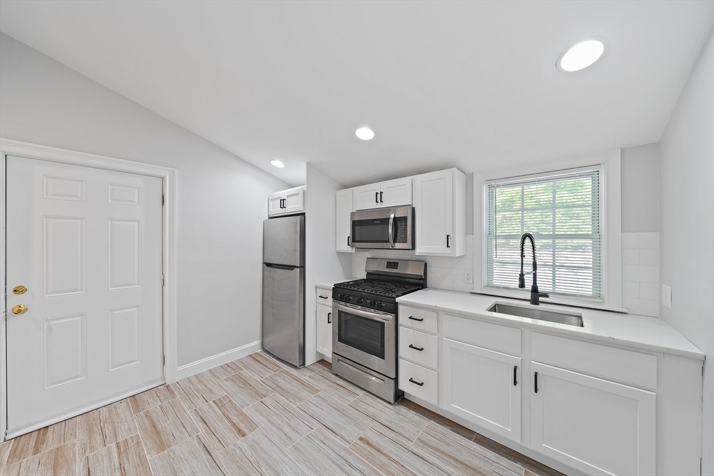 238 Neponset St, Canton