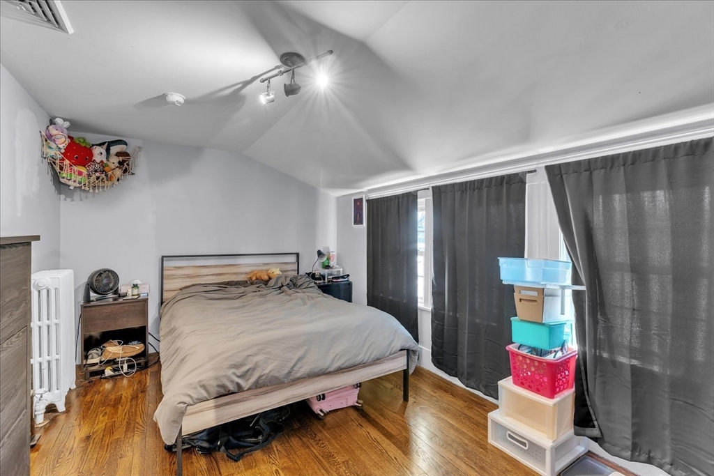 638 Main St, Walpole