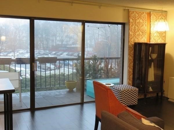 3 Summit Dr, Reading