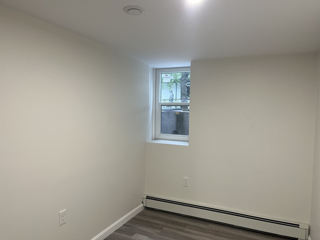 7 Lexington Ave, Hyde Park